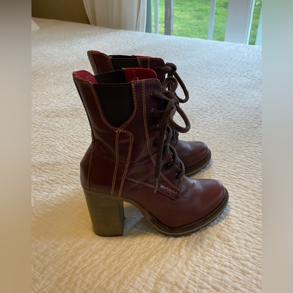 Like new! SHELL leather bootie Size 6 - Picture 4 of 12